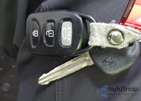 2010 Hyundai Elantra Gls z USA, uszkodzony, nr VIN KMHDU4AD2AU182773